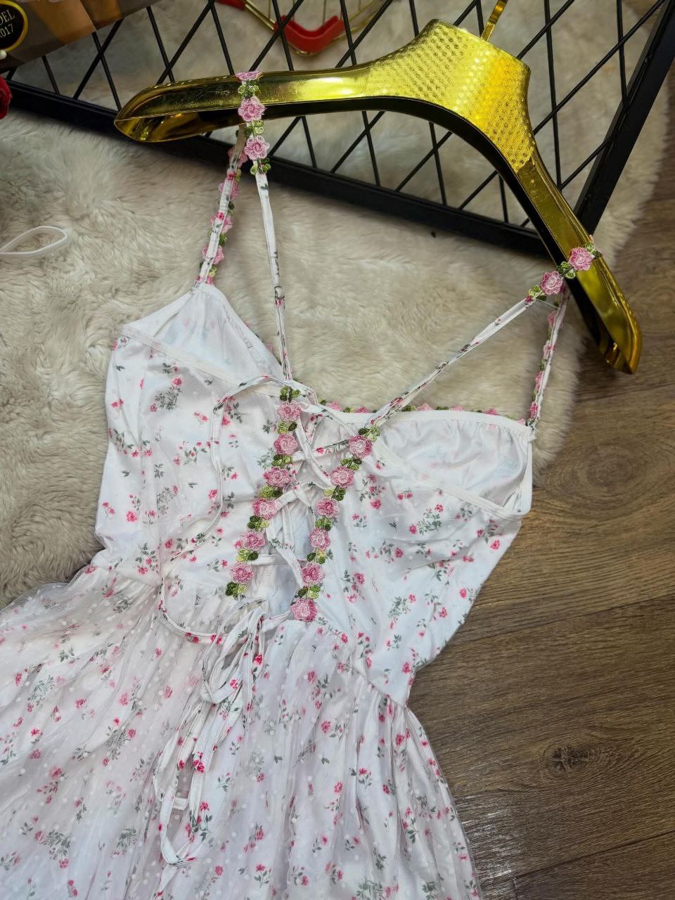 Robe Courte Bustier avec Jupe en Tulle Évasée – Motif Fleuri Rose