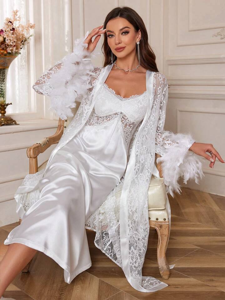 Ensemble Nuisette Satin & Kimono en Dentelle à Plumes